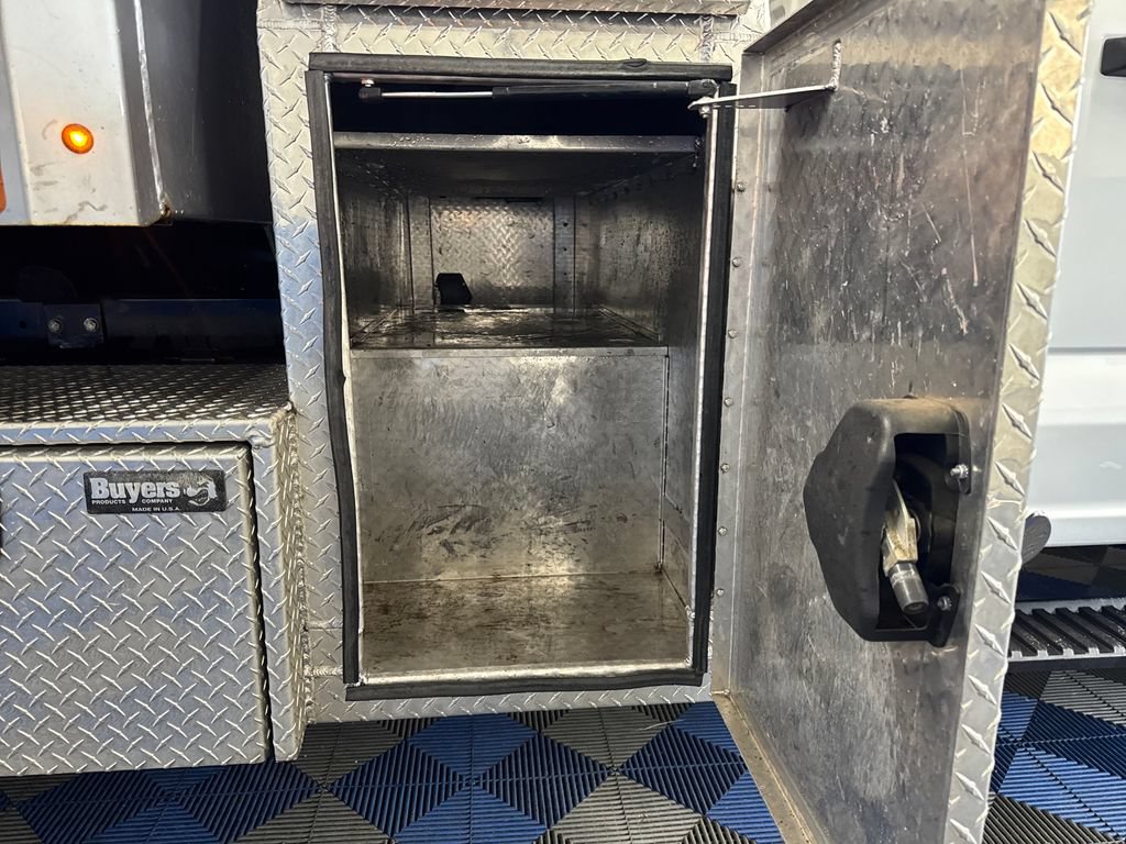 Used 2023 Ford F550 4x4 Regular Cab Super Duty image 38