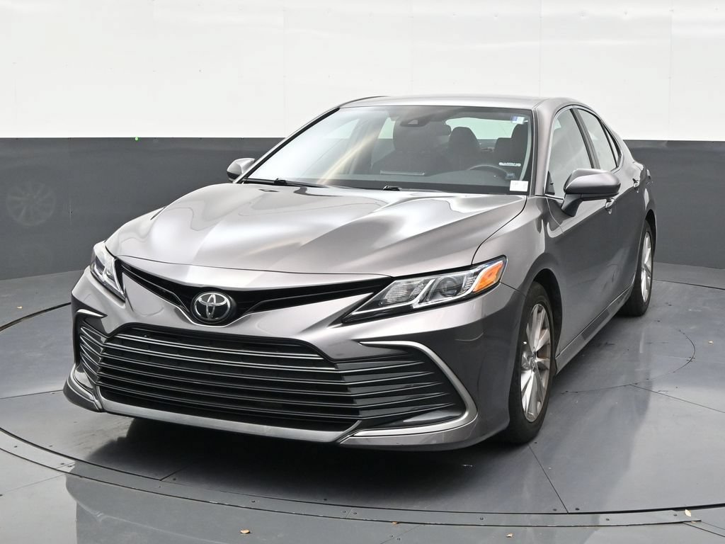Used 2022 Toyota Camry LE FWD image 8