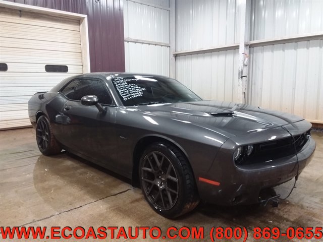 Used 2018 Dodge Challenger R/T w/ Blacktop Package RWD image 3