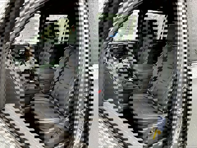 New 2025 Chevrolet Suburban Premier AWD/4WD image 9