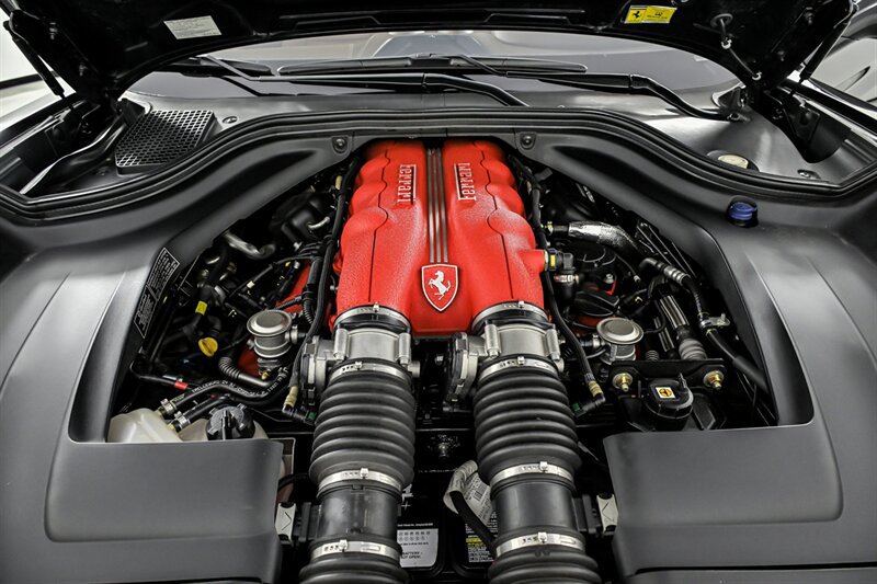 Used 2010 Ferrari California RWD image 13
