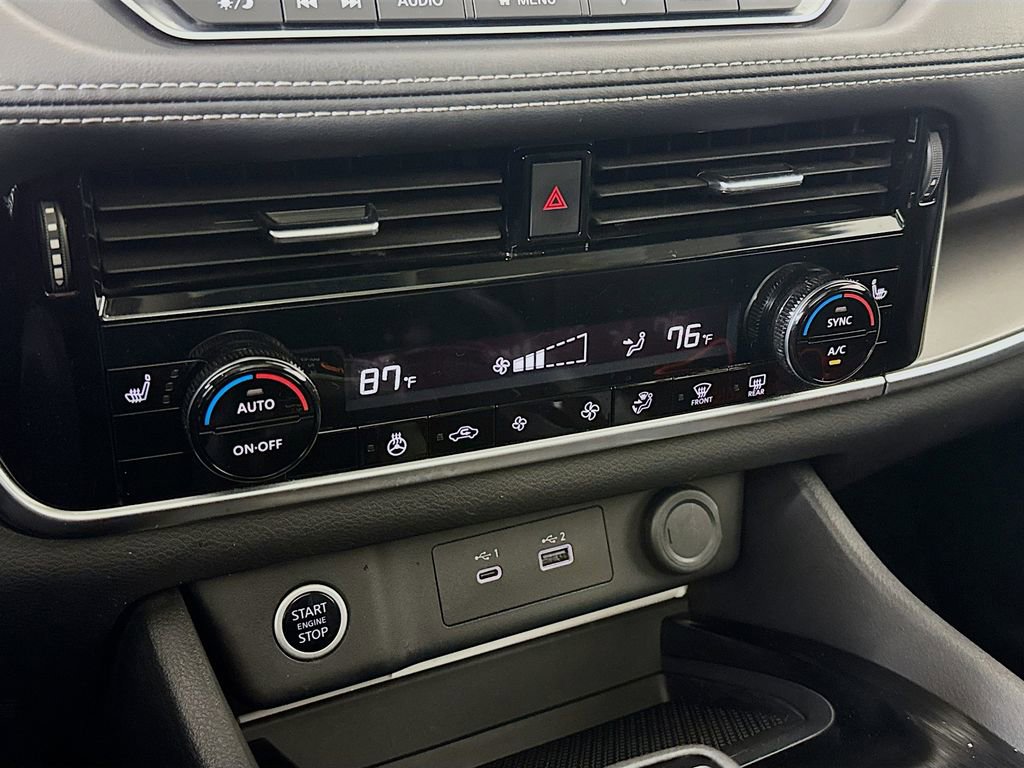 Used 2023 Nissan Rogue SV w/ SV Premium Package image 15