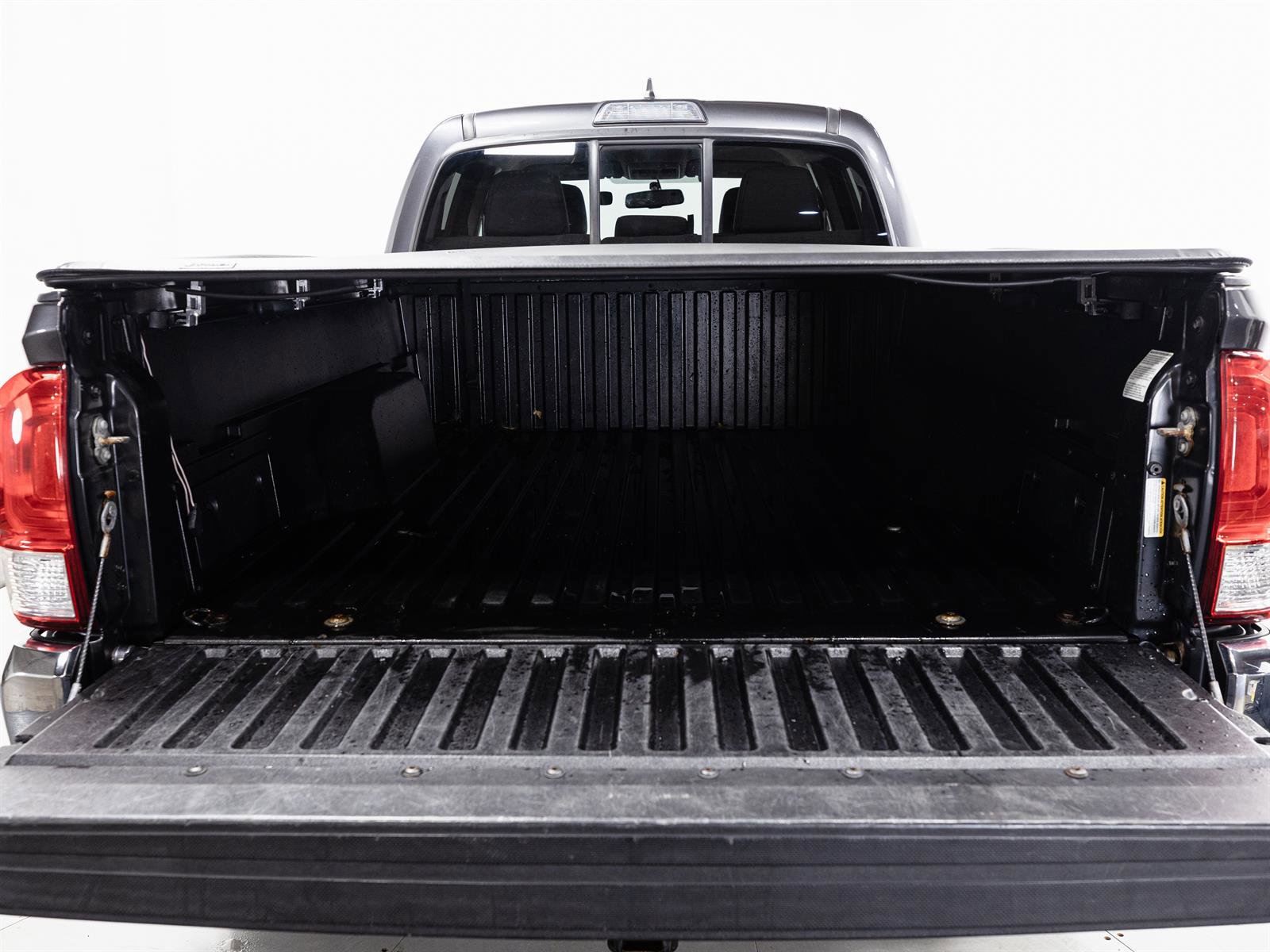 Certified 2016 Toyota Tacoma SR5 w/ SR5 Appearance Package (SN) image 9