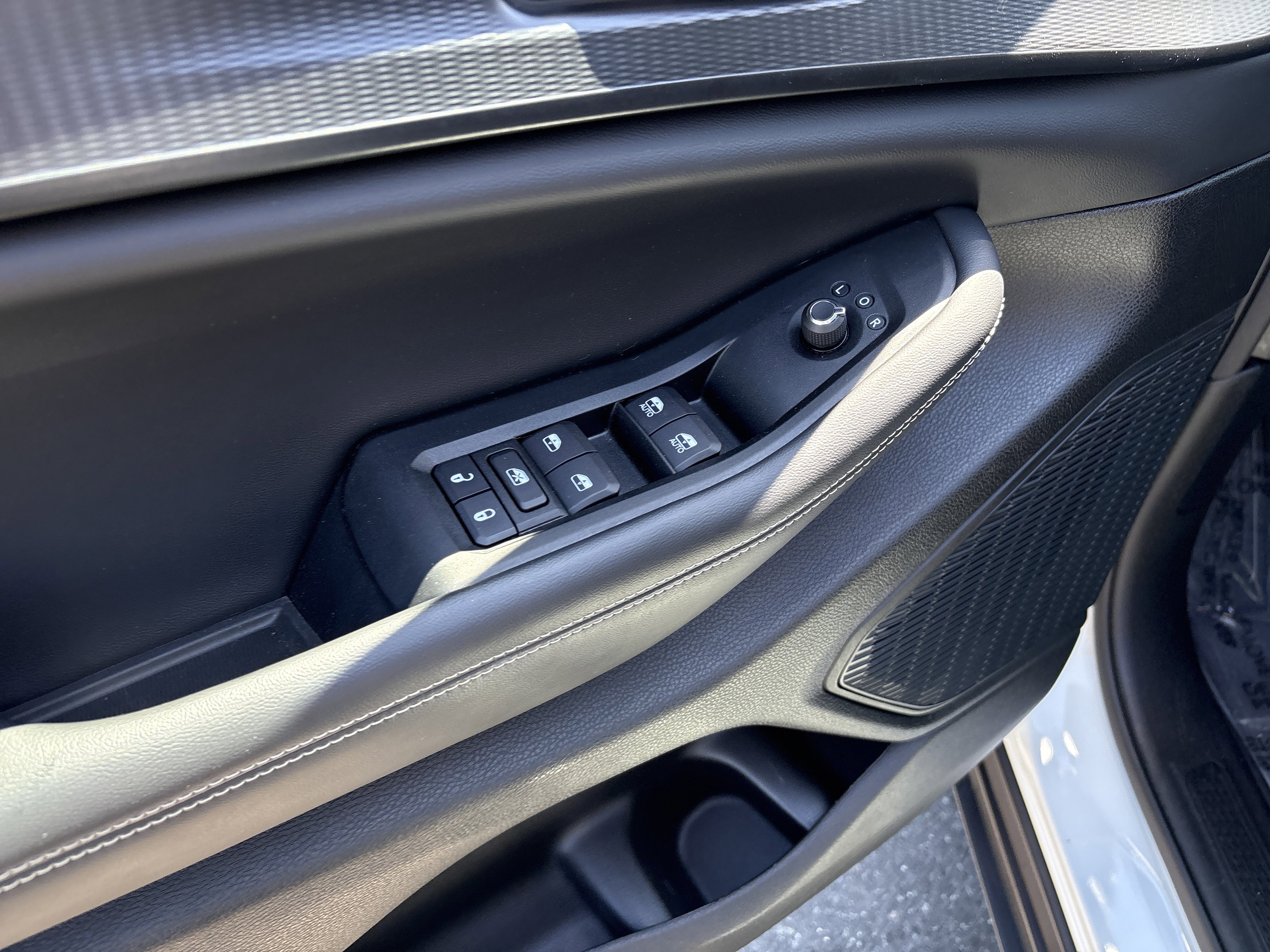 Certified 2023 Jeep Grand Cherokee Laredo RWD image 15