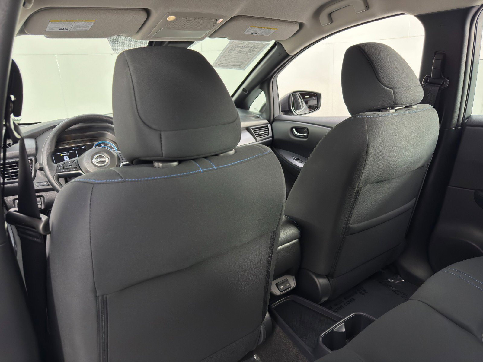 Used 2025 Nissan Leaf S image 29