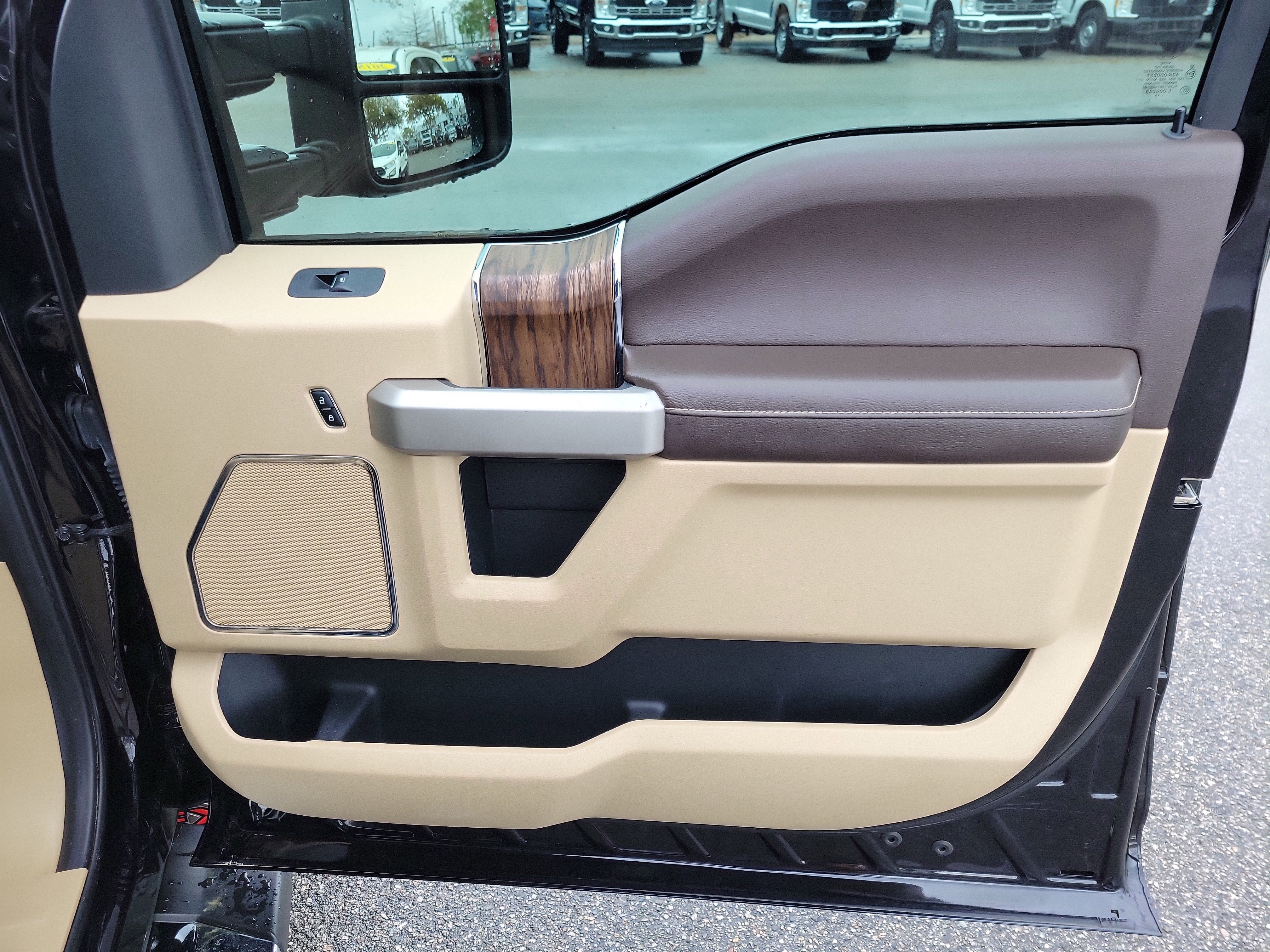 Used 2019 Ford F150 Lariat w/ Equipment Group 502A Luxury image 27