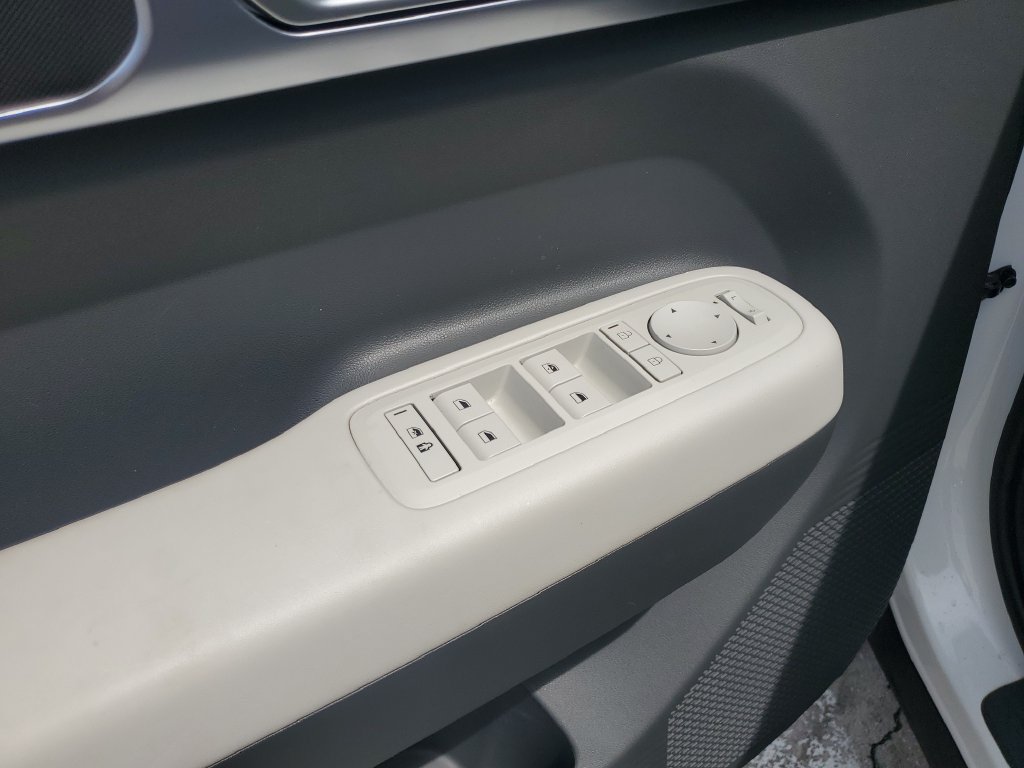 Used 2025 Hyundai Santa Fe SE FWD image 24