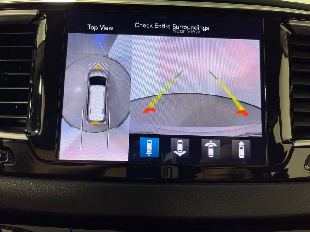 Used 2019 Chrysler Pacifica Touring-L Plus w/ Advanced Safetytec Group FWD image 23