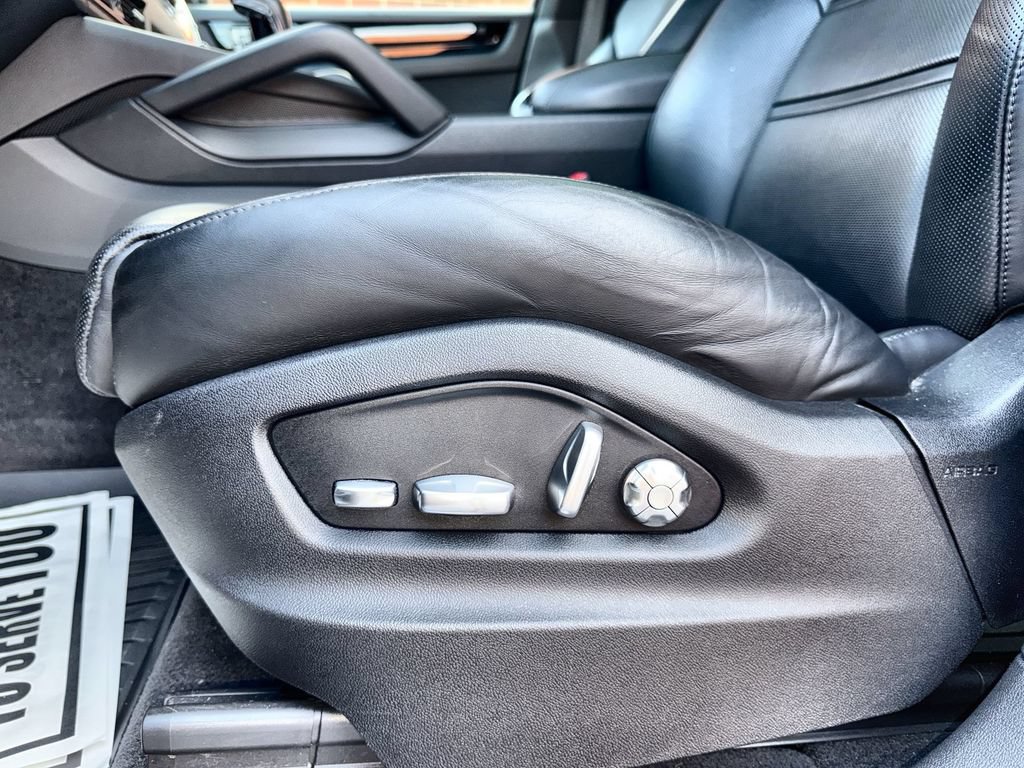 Used 2020 Porsche Cayenne AWD/4WD image 14
