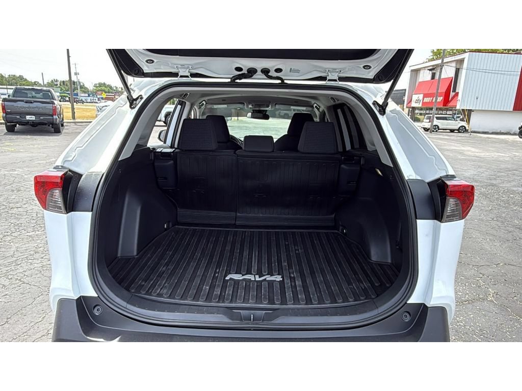 Certified 2025 Toyota RAV4 LE AWD/4WD image 7