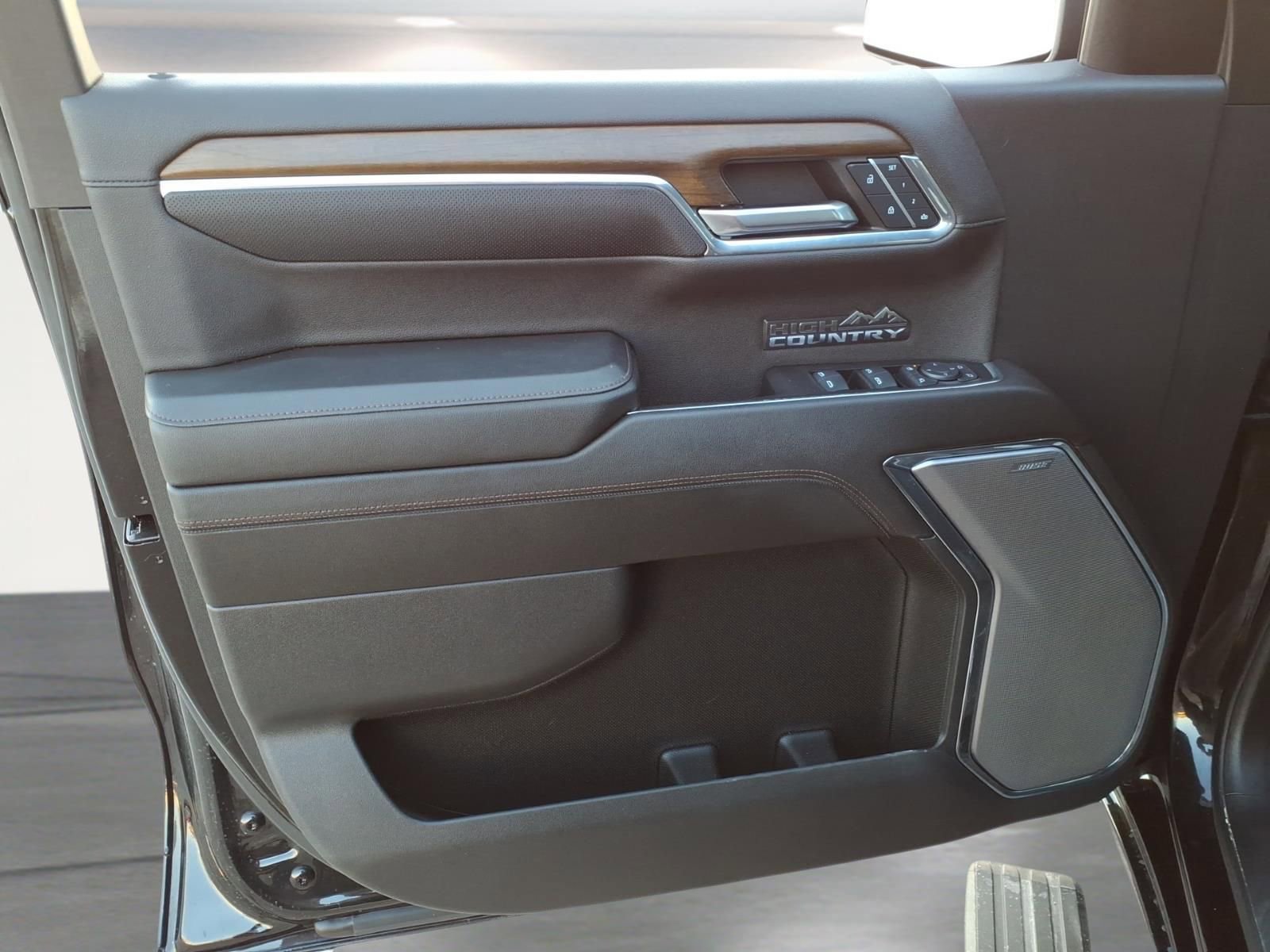 Used 2024 Chevrolet Silverado 1500 High Country w/ Midnight Edition image 17