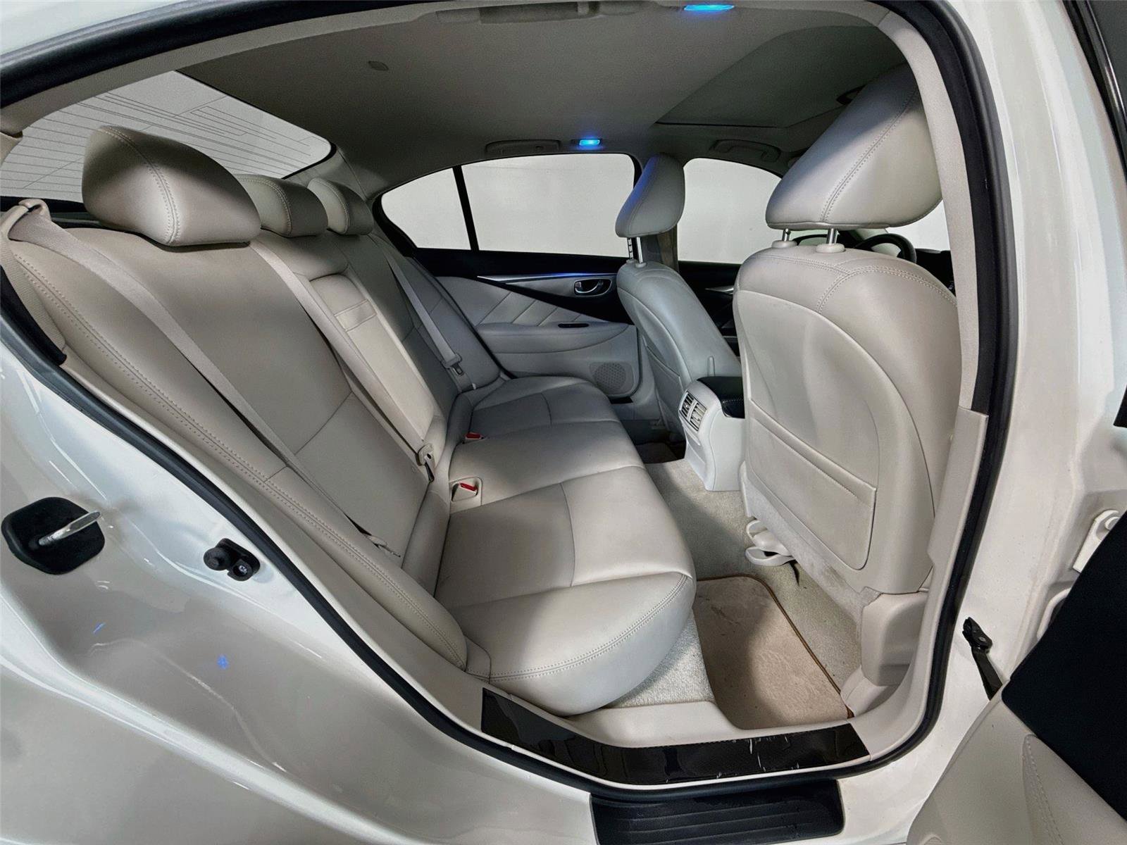 Used 2017 INFINITI Q50 3.0t Premium w/ Cargo Package (L95) RWD image 5