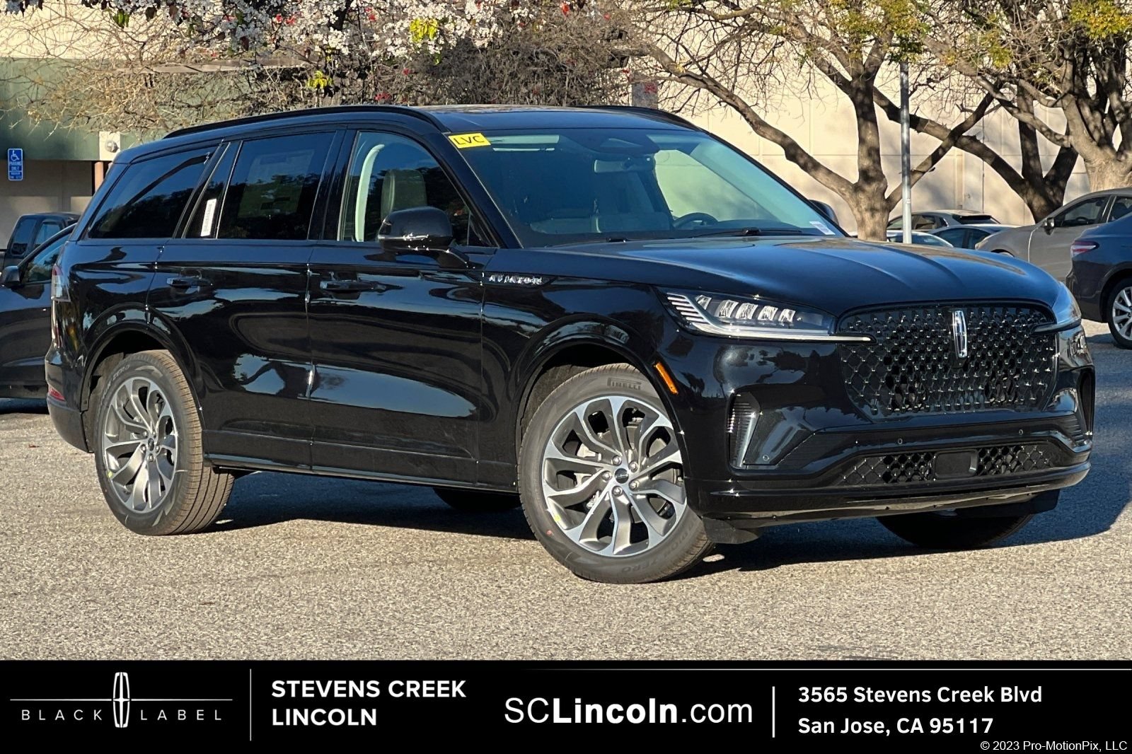 New 2026 Lincoln Aviator AWD w/ Jet Appearance Package image 1