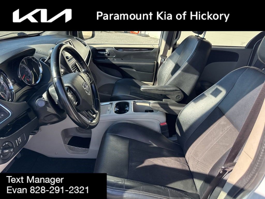 Used 2019 Dodge Grand Caravan SXT image 20