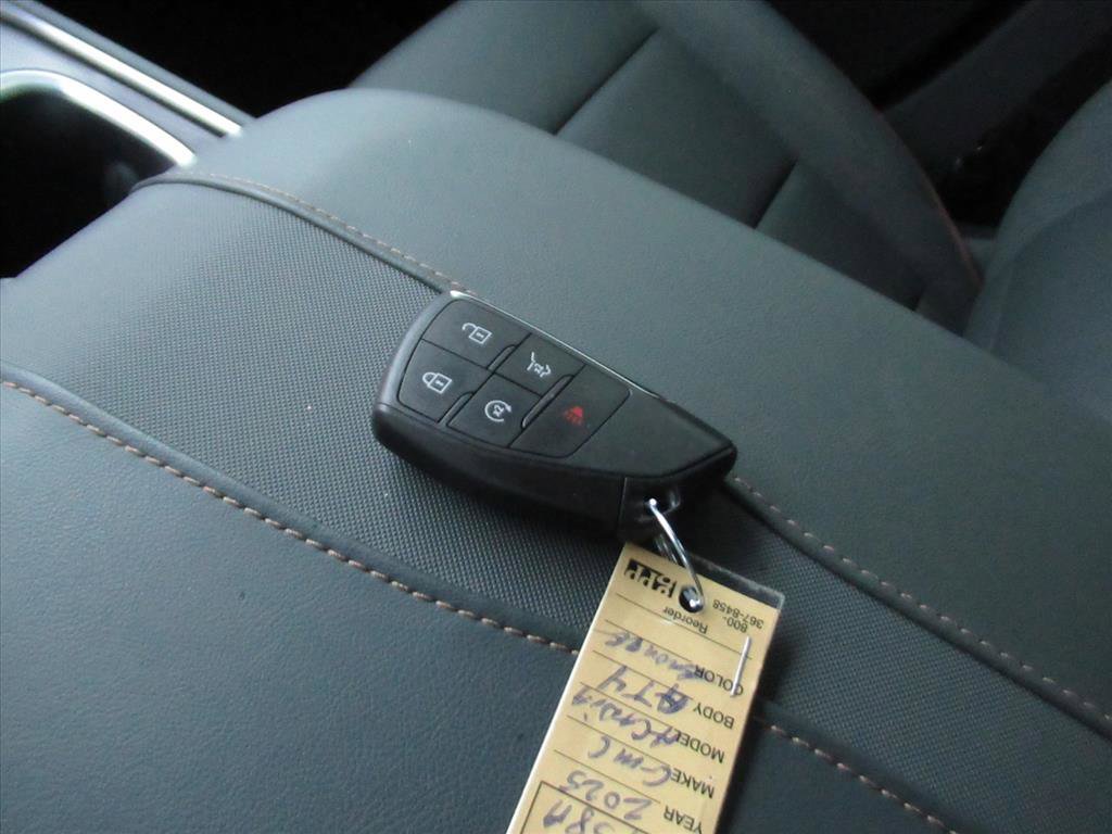 Used 2025 GMC Acadia AT4 AWD/4WD image 33