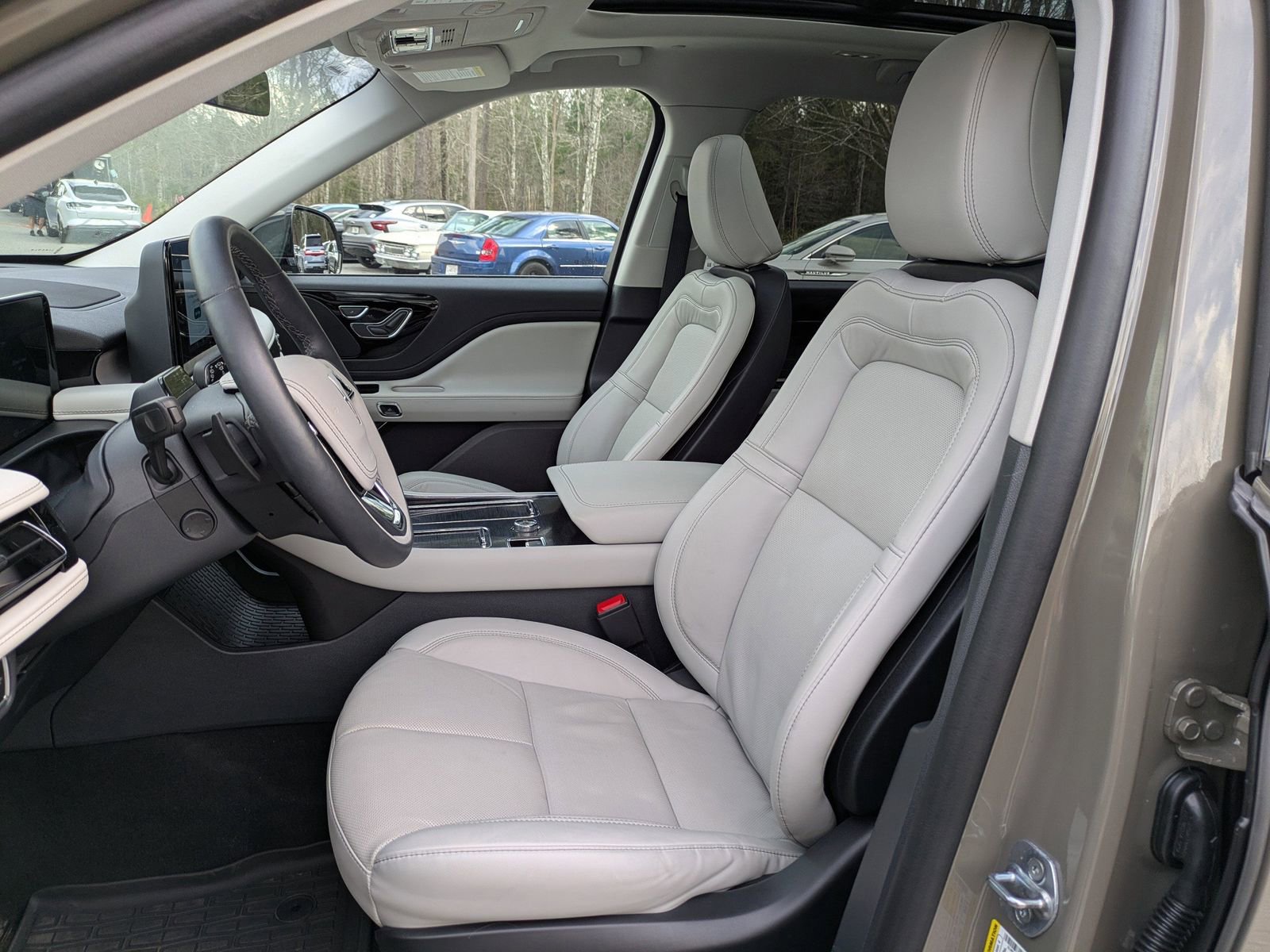 Certified 2025 Lincoln Aviator Reserve image 22