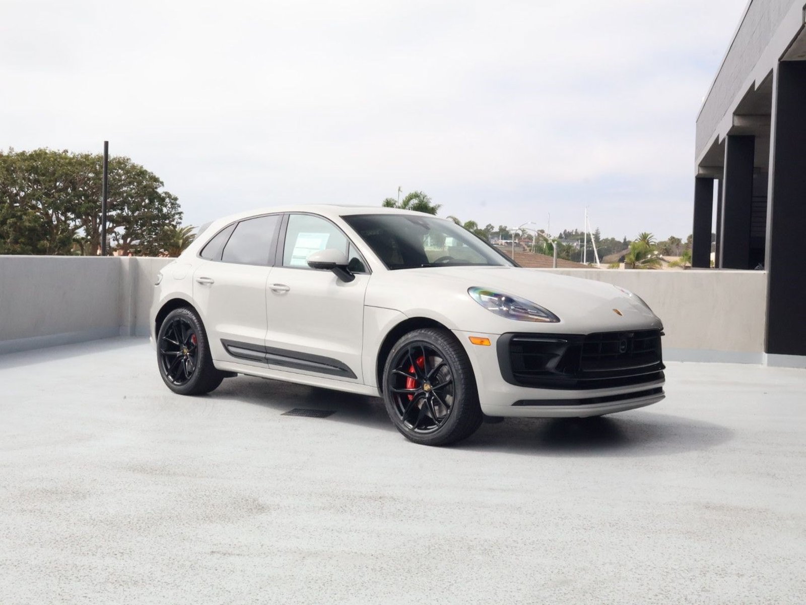 New 2026 Porsche Macan GTS AWD/4WD image 7