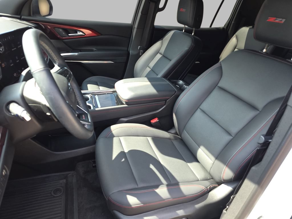 Used 2025 Chevrolet Traverse Z71 w/ Driver Confidence Package AWD/4WD image 17