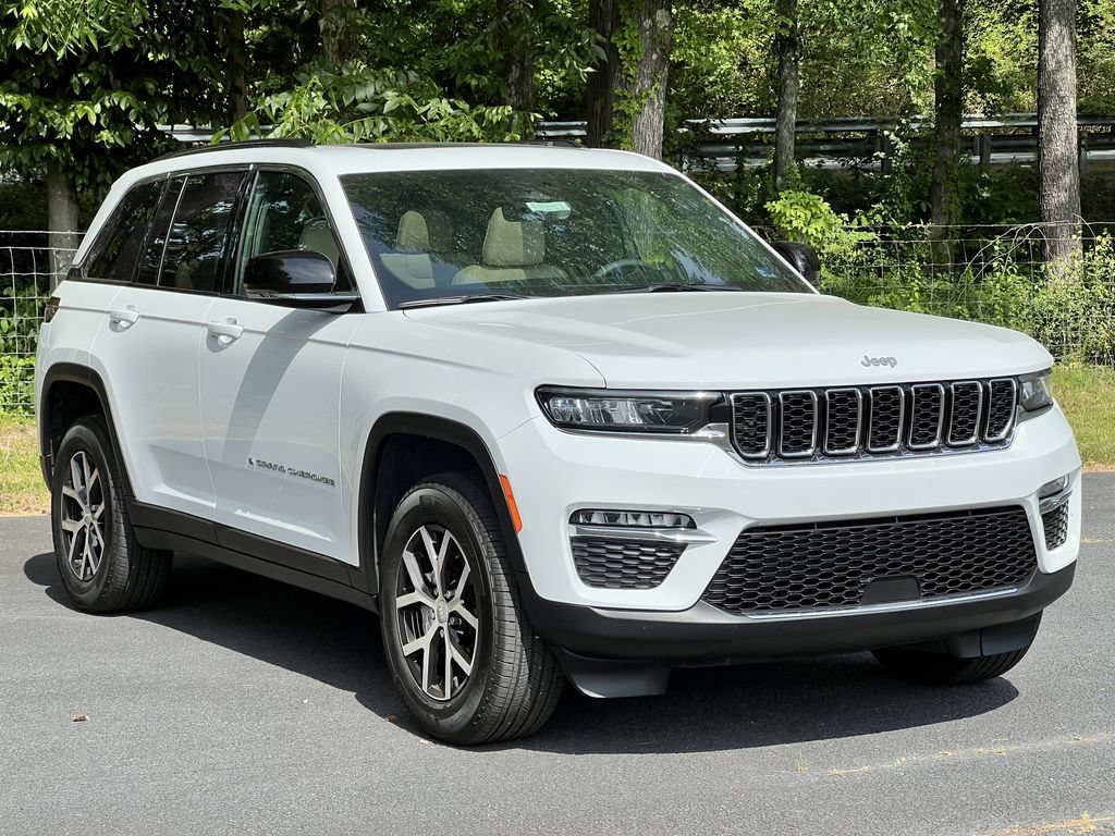 Certified 2025 Jeep Grand Cherokee Limited AWD/4WD image 1
