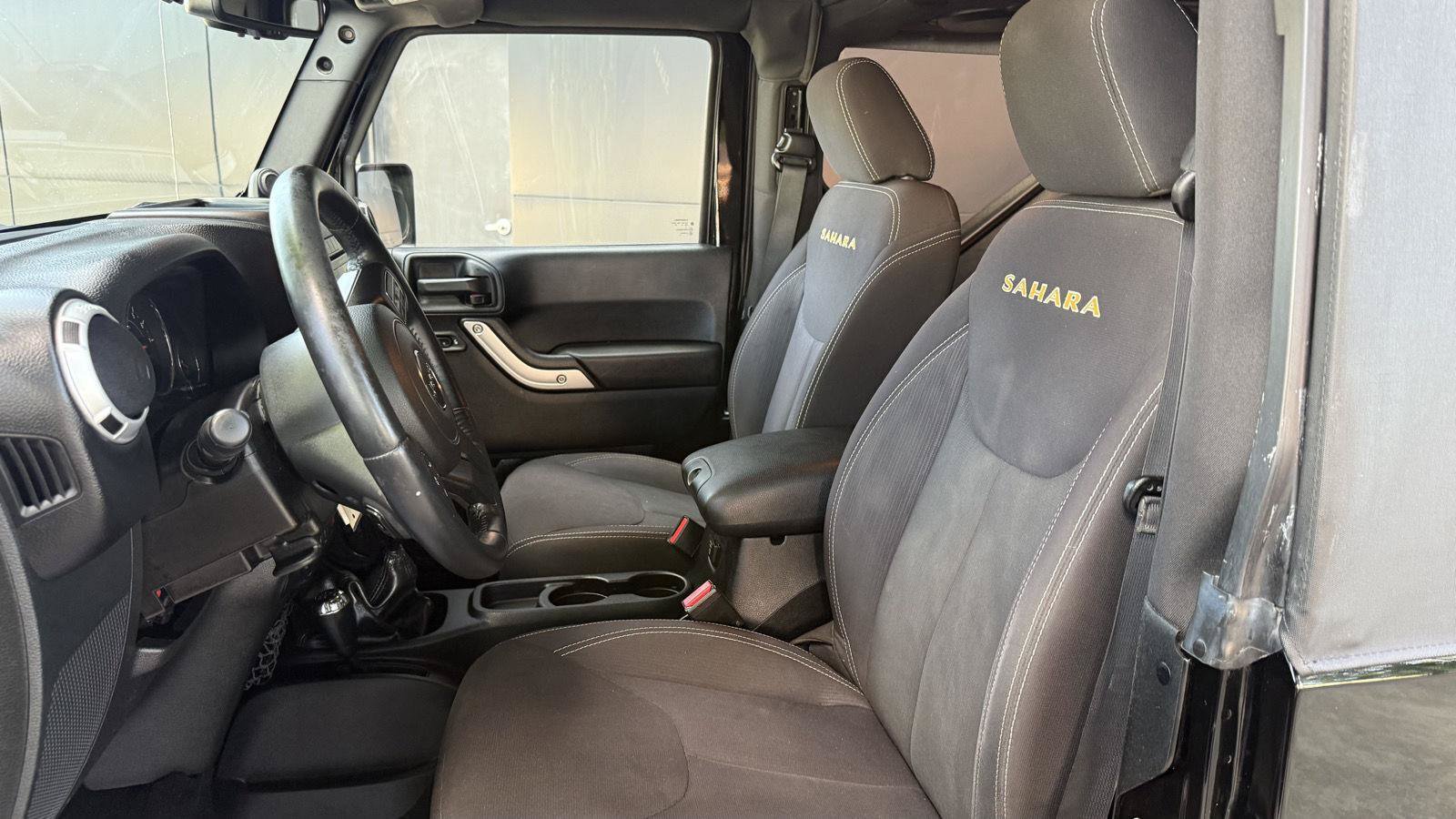 Used 2014 Jeep Wrangler Sahara w/ Connectivity Group AWD/4WD image 30