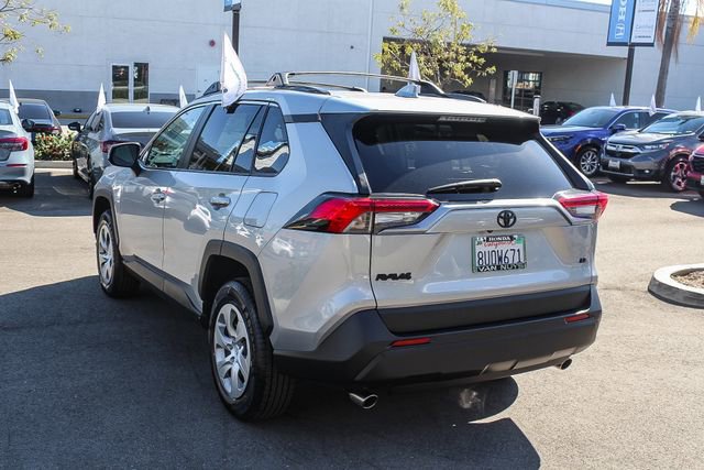 Used 2021 Toyota RAV4 LE w/ Carpet Mat Package (TMS) image 7
