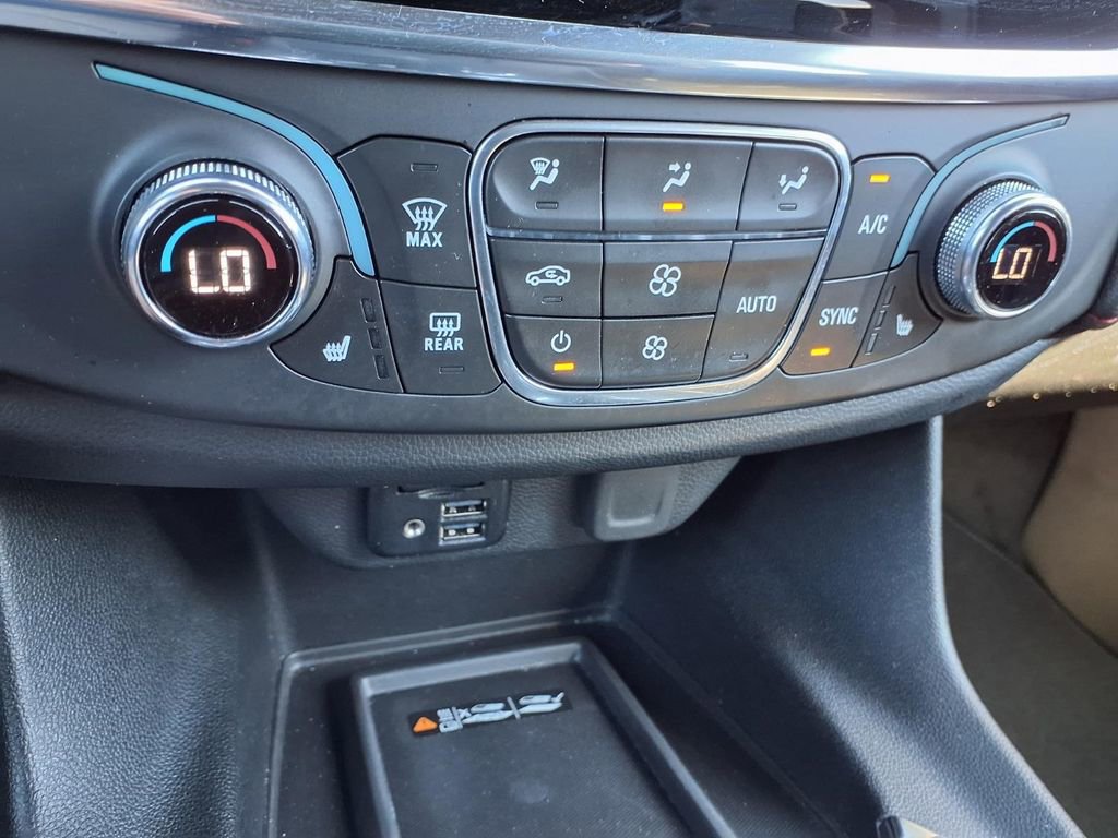 Used 2023 Chevrolet Traverse RS w/ LPO, Cargo Package AWD/4WD image 9