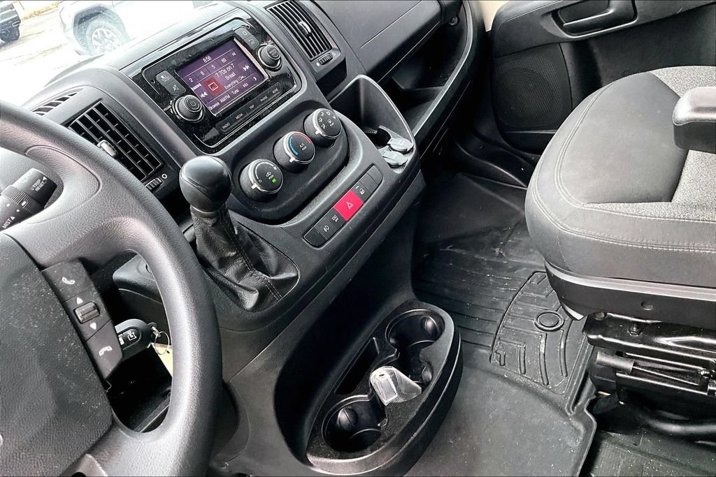 Used 2021 RAM ProMaster 2500 w/ Convenience Group FWD image 16