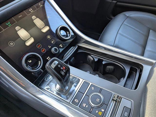 Used 2018 Land Rover Range Rover Sport SE image 17