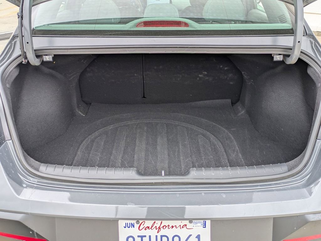 Used 2025 Hyundai Elantra SEL FWD image 26