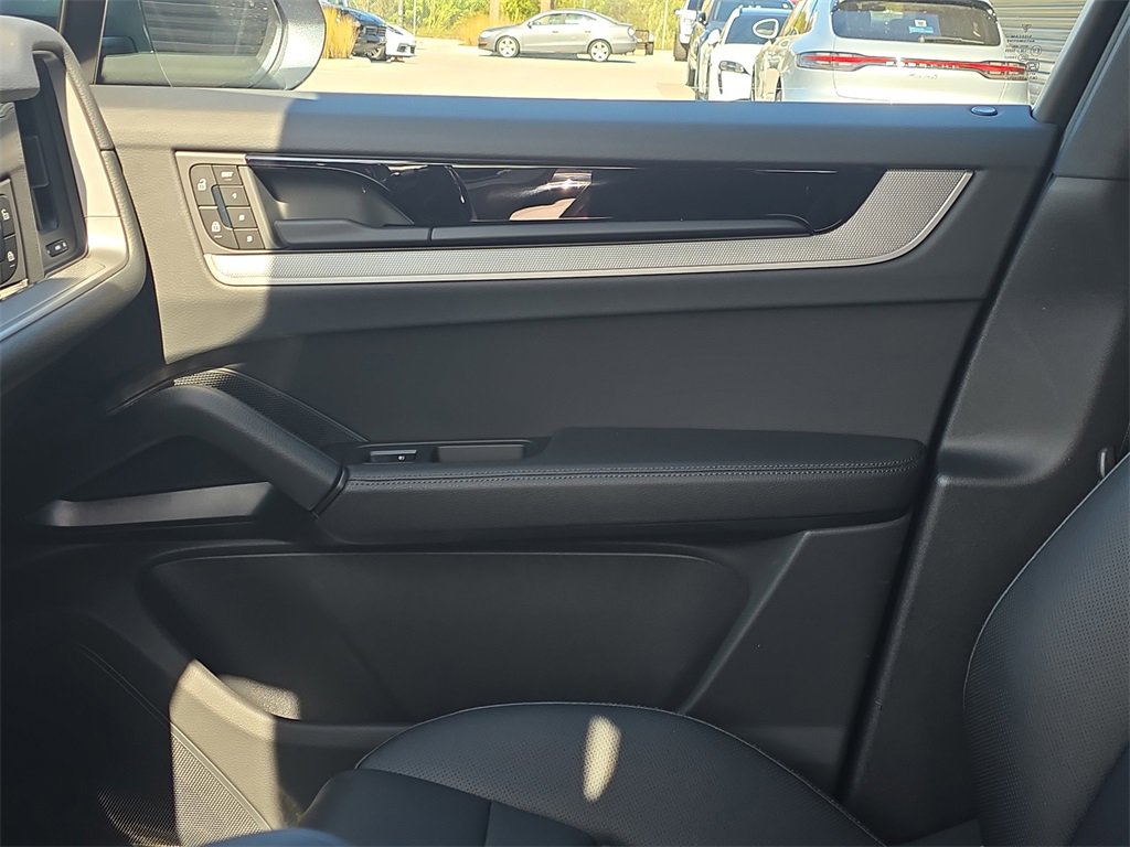 New 2026 Porsche Cayenne image 23