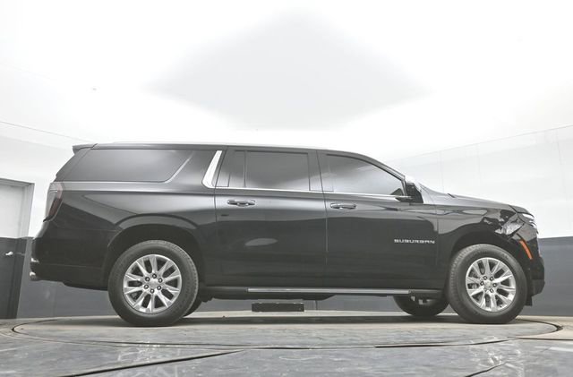 Used 2025 Chevrolet Suburban Premier AWD/4WD image 34