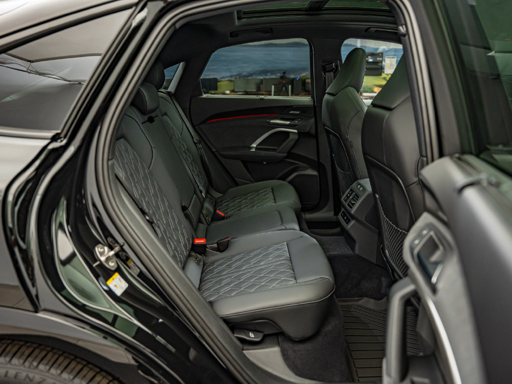 New 2026 Audi SQ5 Prestige AWD/4WD image 34