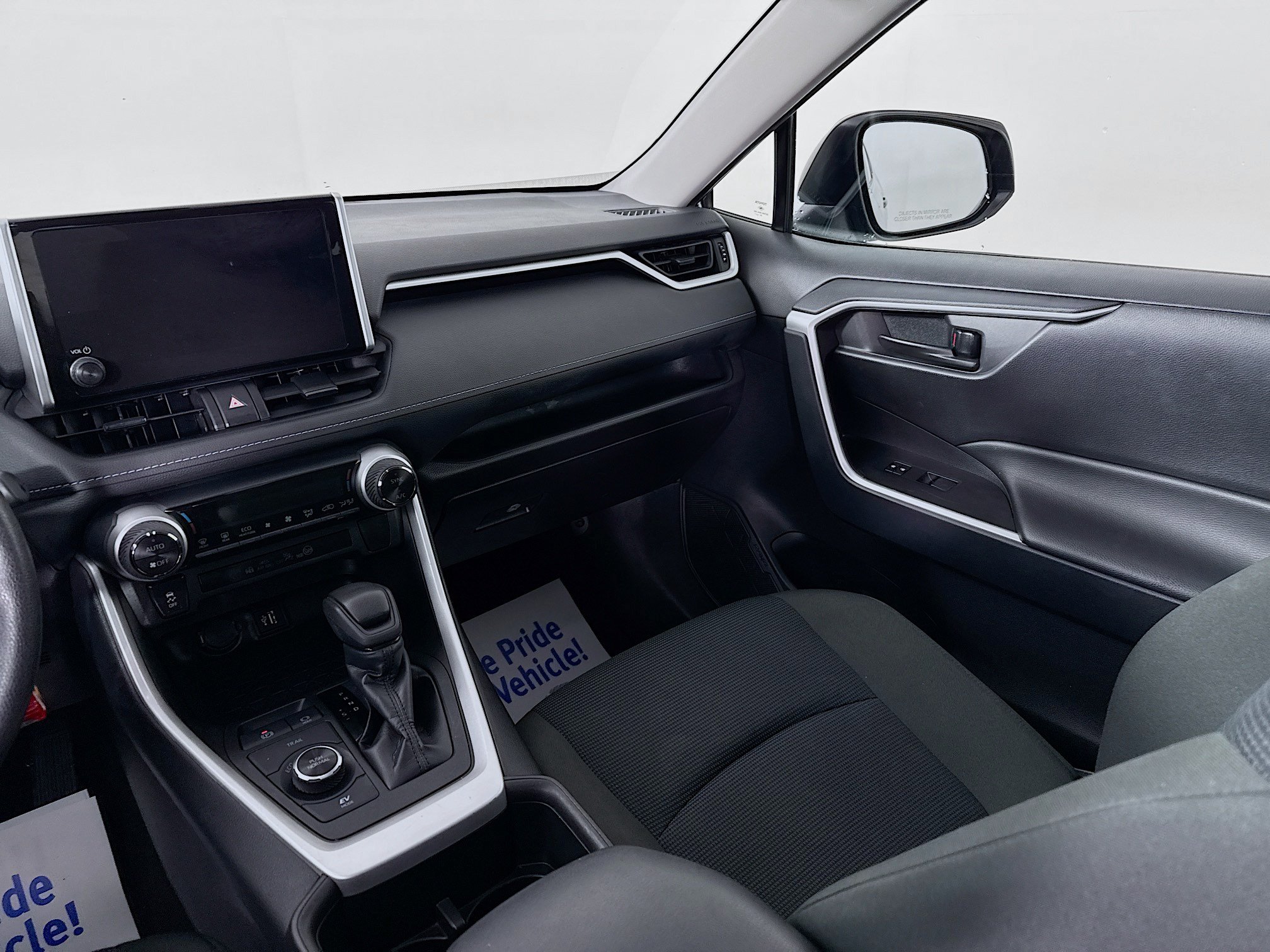 Certified 2025 Toyota RAV4 LE AWD/4WD image 21