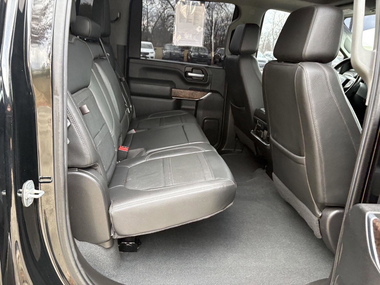 Used 2021 GMC Sierra 3500 Denali w/ Denali Ultimate Package image 17
