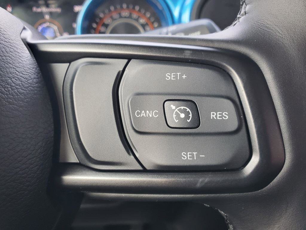 Used 2023 Jeep Gladiator Sport image 13