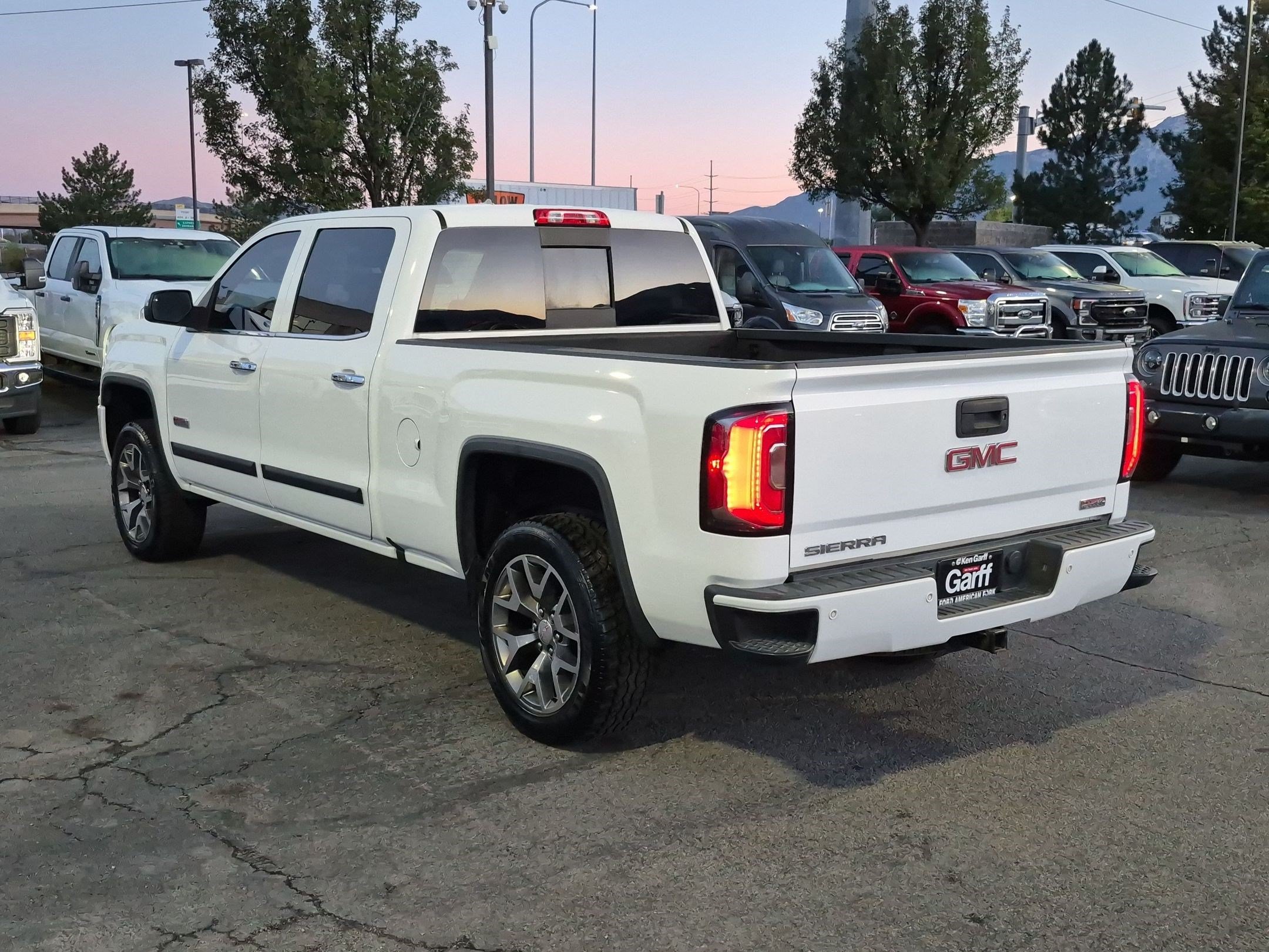 Used 2016 GMC Sierra 1500 SLT w/ All-Terrain Package AWD/4WD image 8