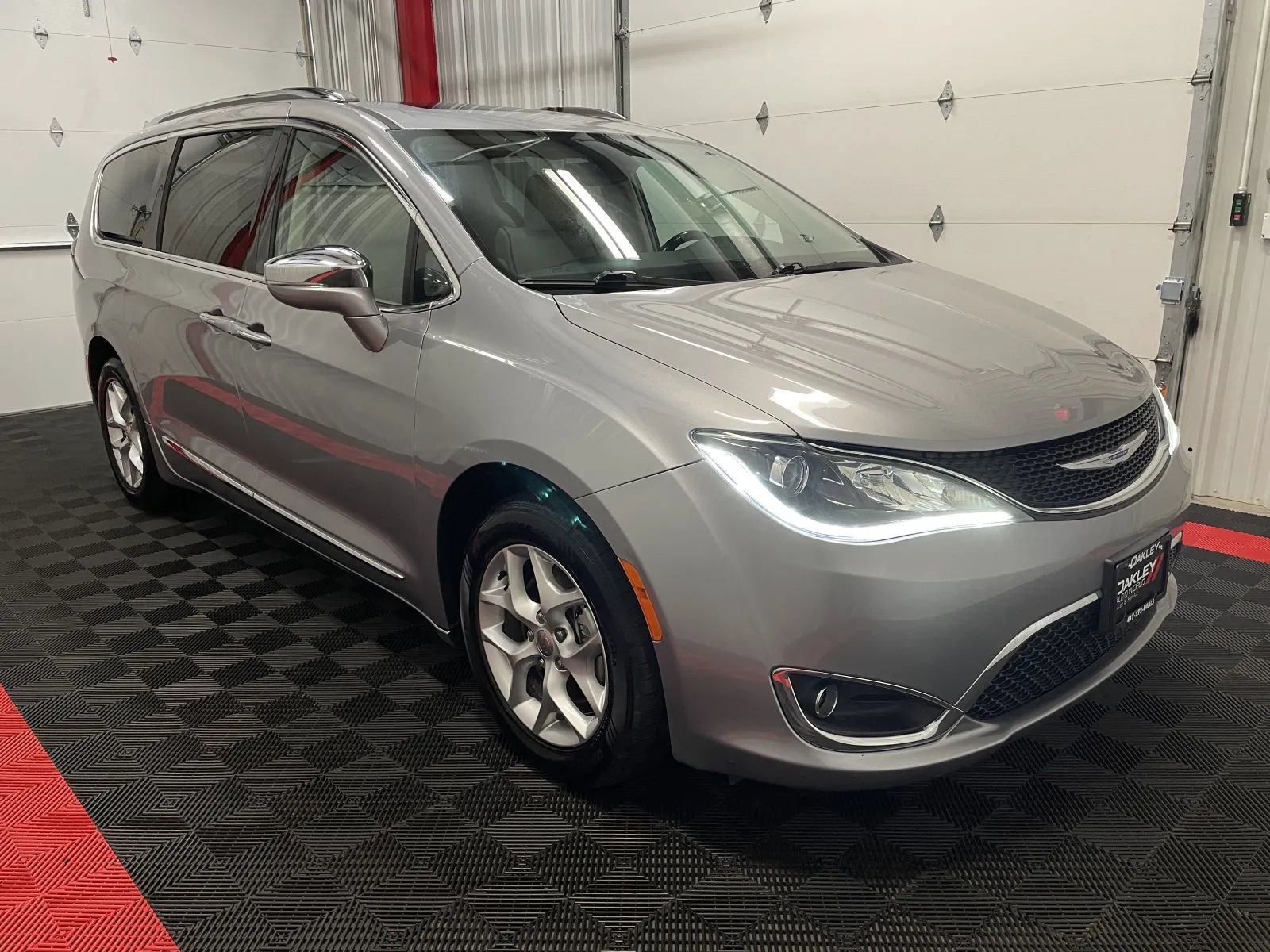 Used 2020 Chrysler Pacifica Limited FWD image 5