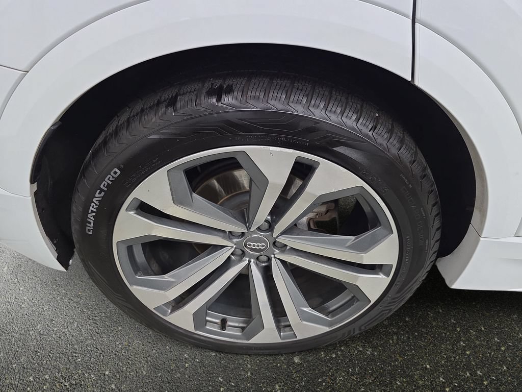 Used 2019 Audi Q8 Prestige AWD/4WD image 33