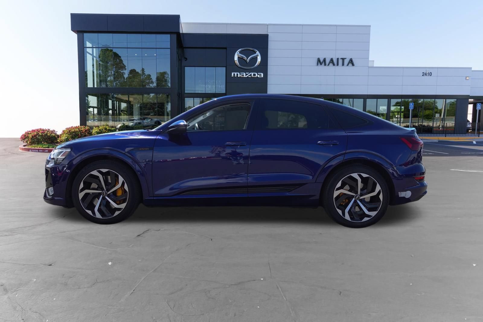Used 2022 Audi e-tron Premium Plus w/ Premium Plus Package AWD/4WD image 6