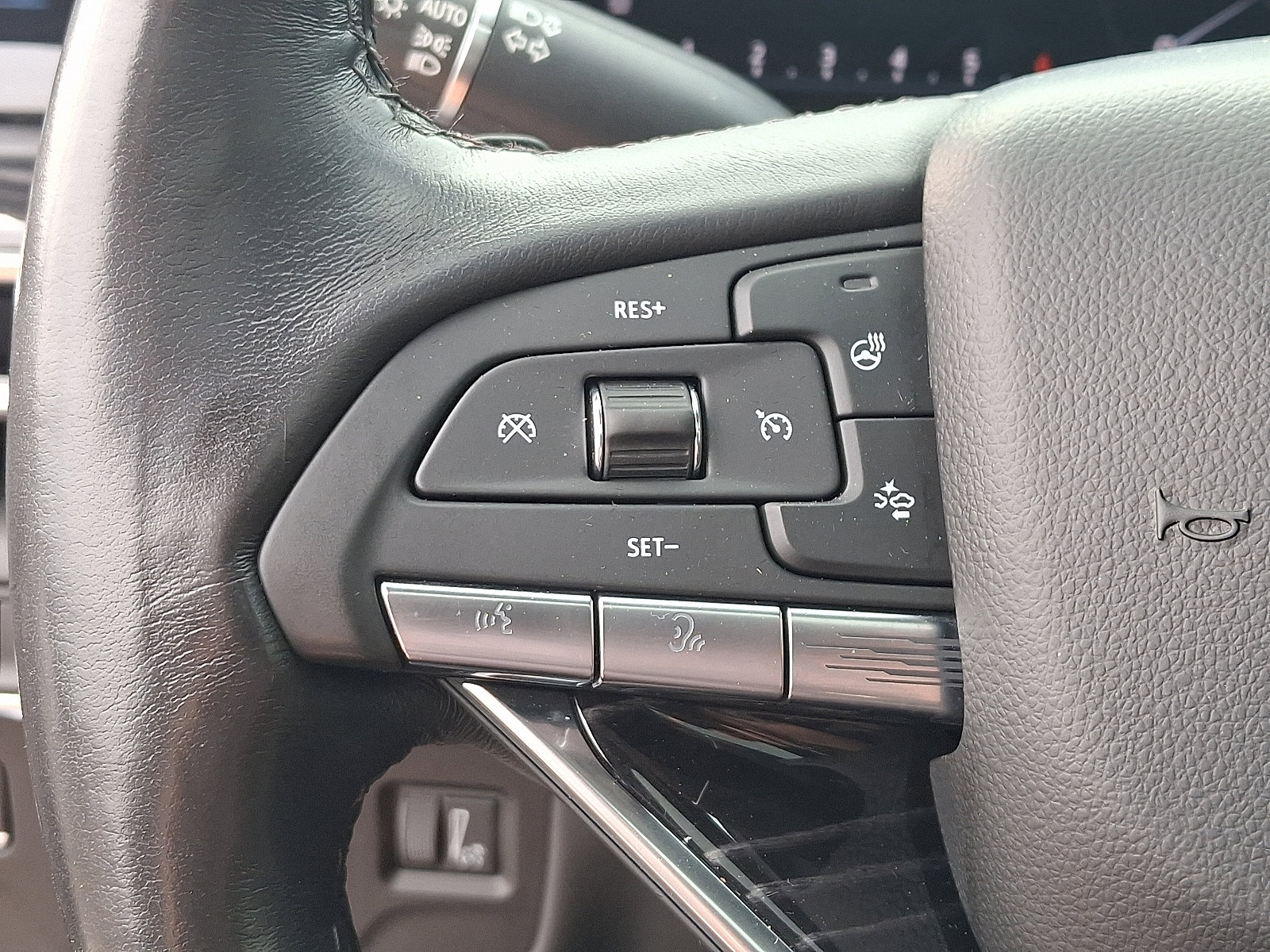 Certified 2022 Cadillac Escalade ESV Sport w/ LPO, ONYX Package AWD/4WD image 28