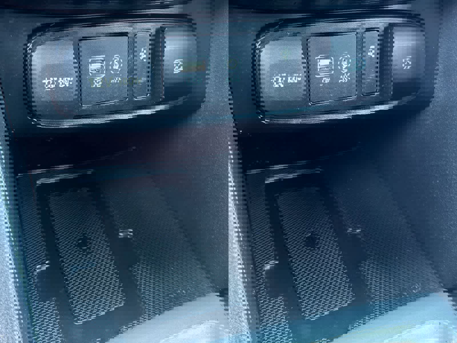 Used 2019 Hyundai Veloster 2.0 Premium image 31