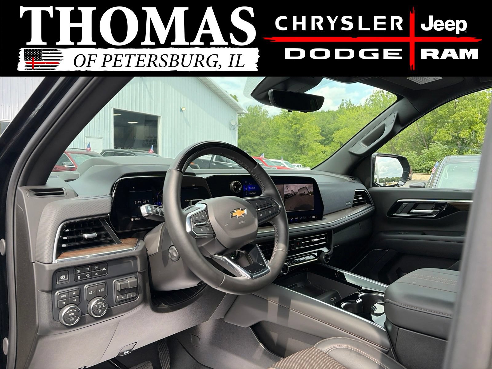 Used 2026 Chevrolet Suburban High Country AWD/4WD image 24