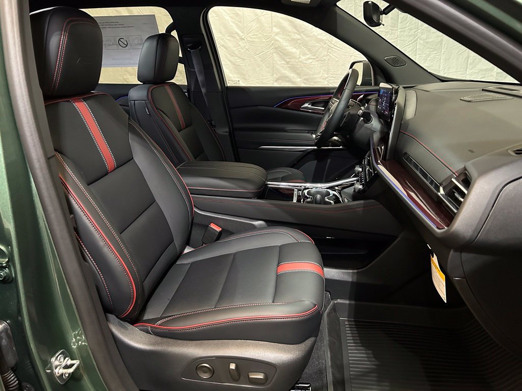 New 2027 Chevrolet Traverse RS w/ LPO, Floor Liner Package AWD/4WD image 43