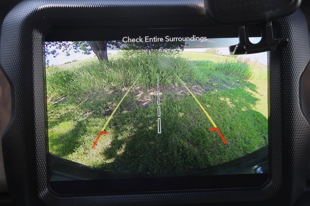 Used 2018 Jeep Wrangler Unlimited Sahara image 23