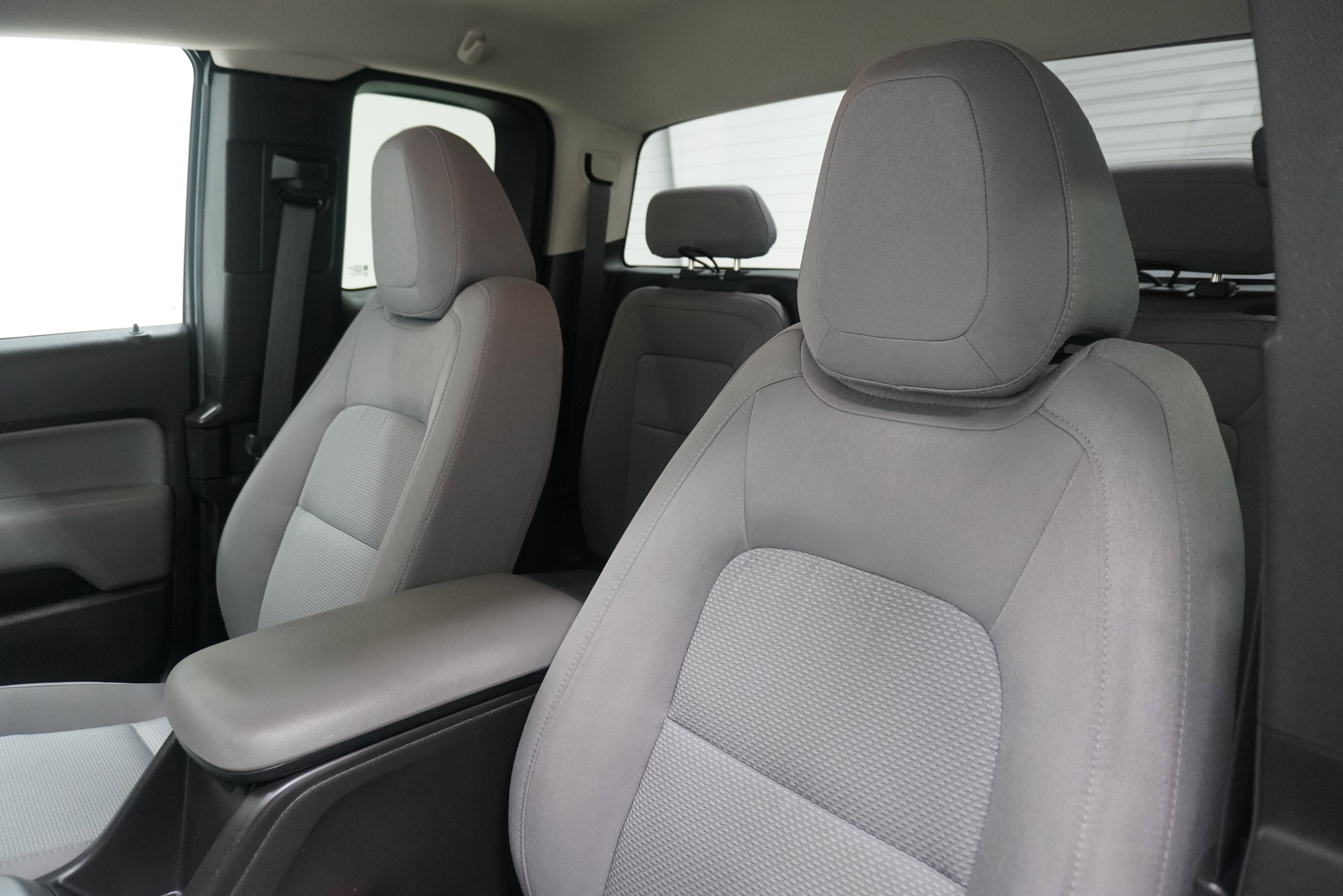 Used 2015 Chevrolet Colorado LT AWD/4WD image 12