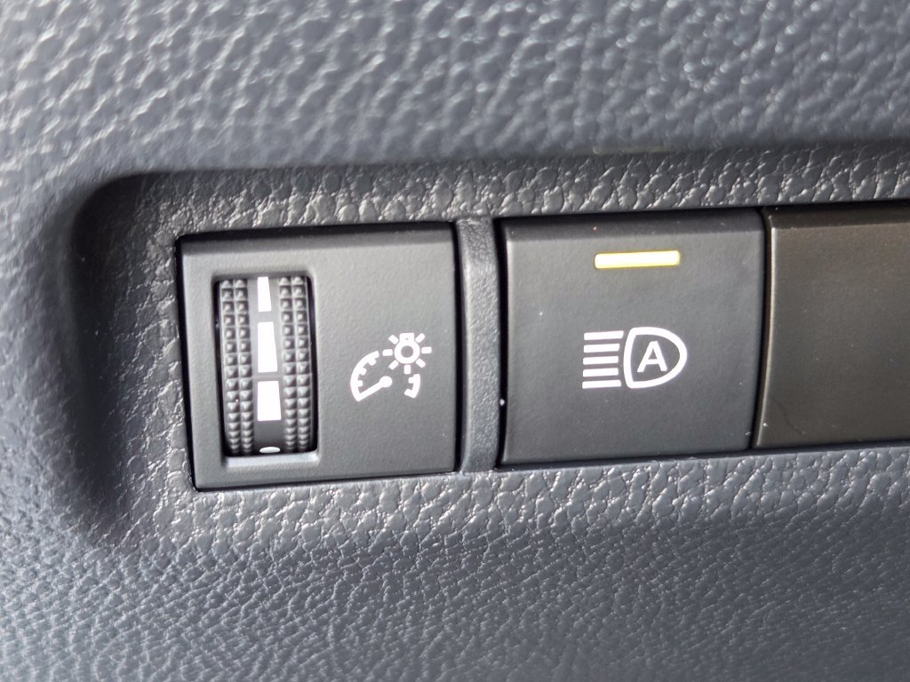 Used 2023 Toyota RAV4 XLE w/ Convenience Package AWD/4WD image 14