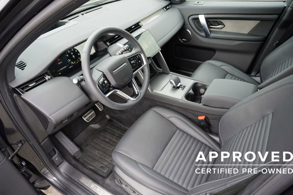 Used 2025 Land Rover Discovery Sport Dynamic SE image 18
