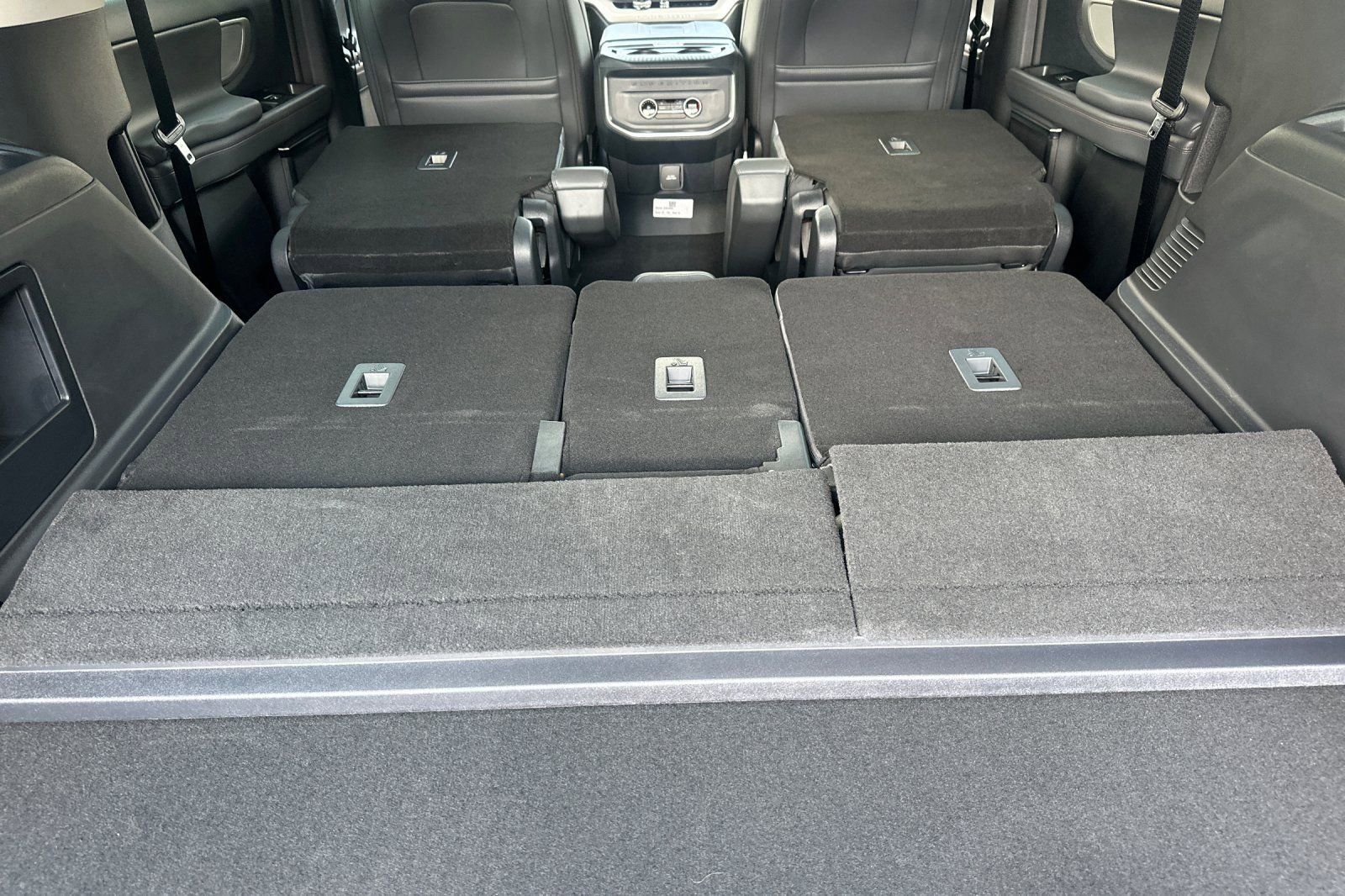 New 2025 Ford Expedition Active image 16