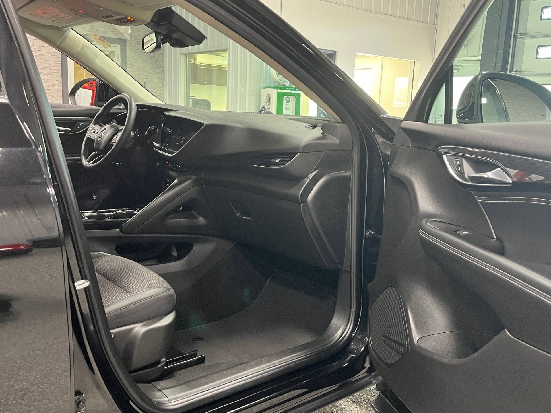 Certified 2023 Buick Envision Preferred FWD image 8