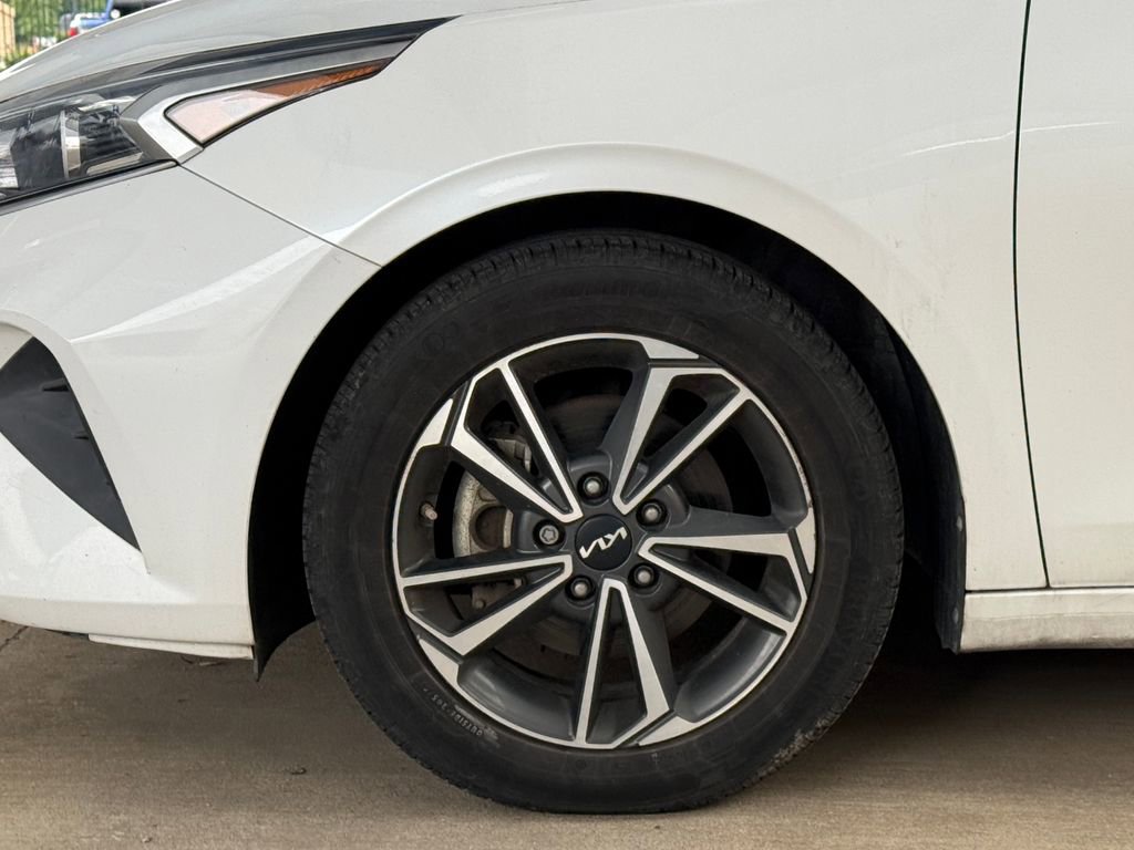 Used 2022 Kia Forte LXS FWD image 6